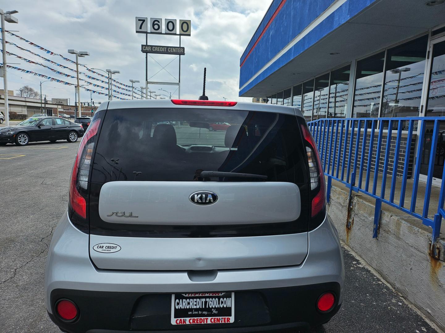 2018 SILVER KIA SOUL (KNDJN2A21J6) , located at 7600 S Western Ave., Chicago, IL, 60620, (773) 918-3980, 0.000000, 0.000000 - Photo#3